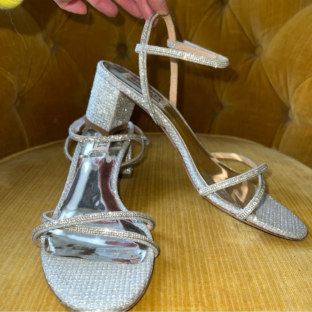 Badgley Mischka women's Silver Jeweled Strappy Block Heel Bridal Shoe 7 1/2